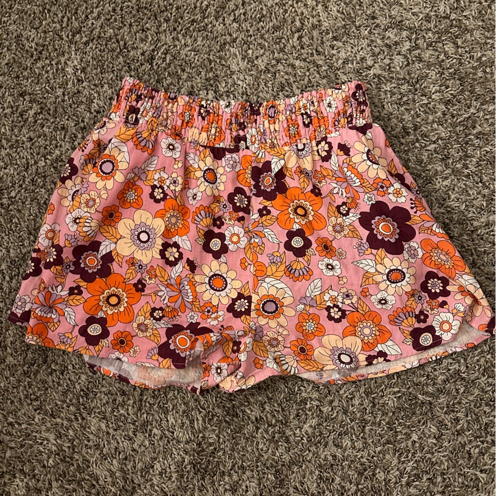 Wild fable target brand pink flower shorts